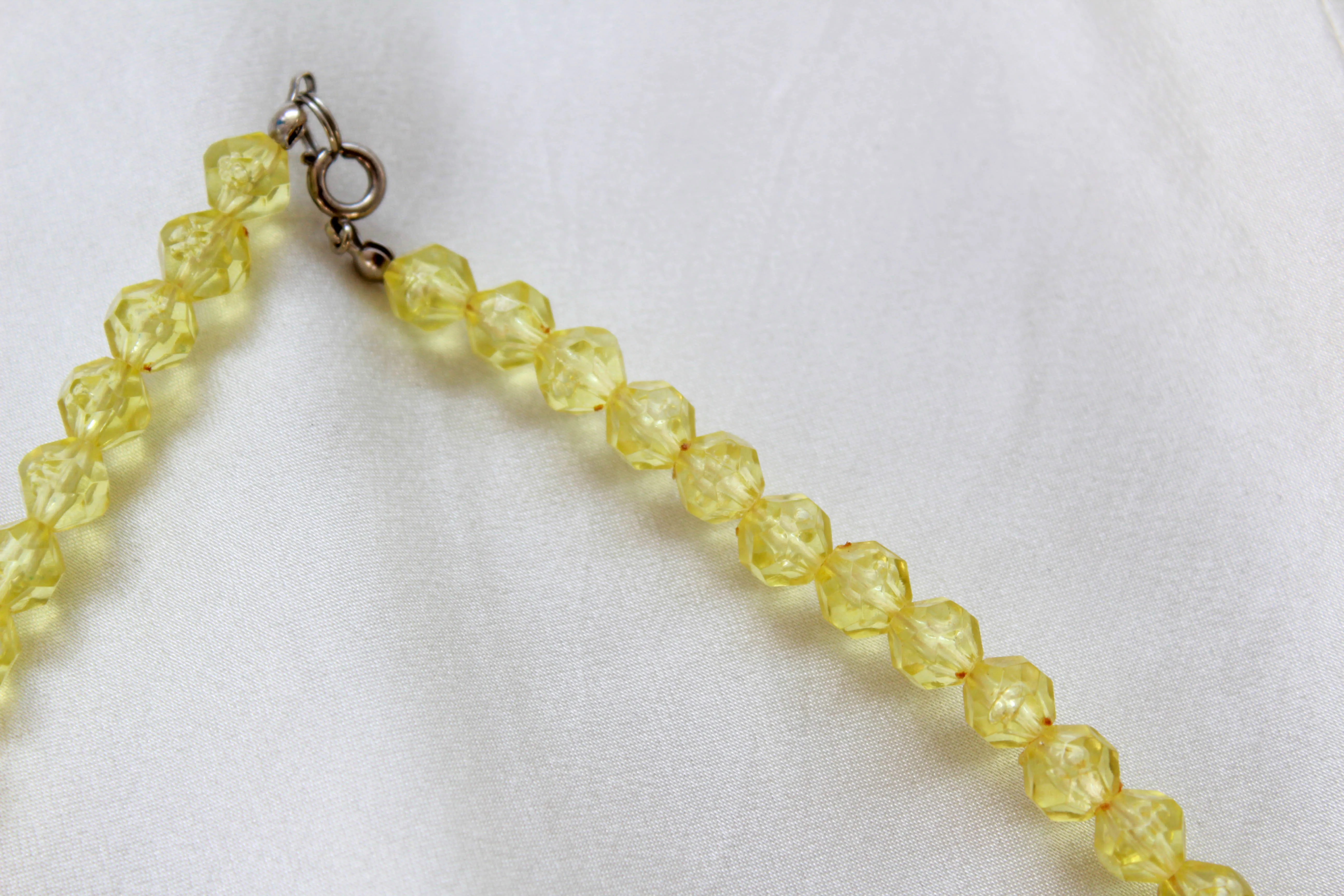 1950s Yellow Plastic Floral Necklace