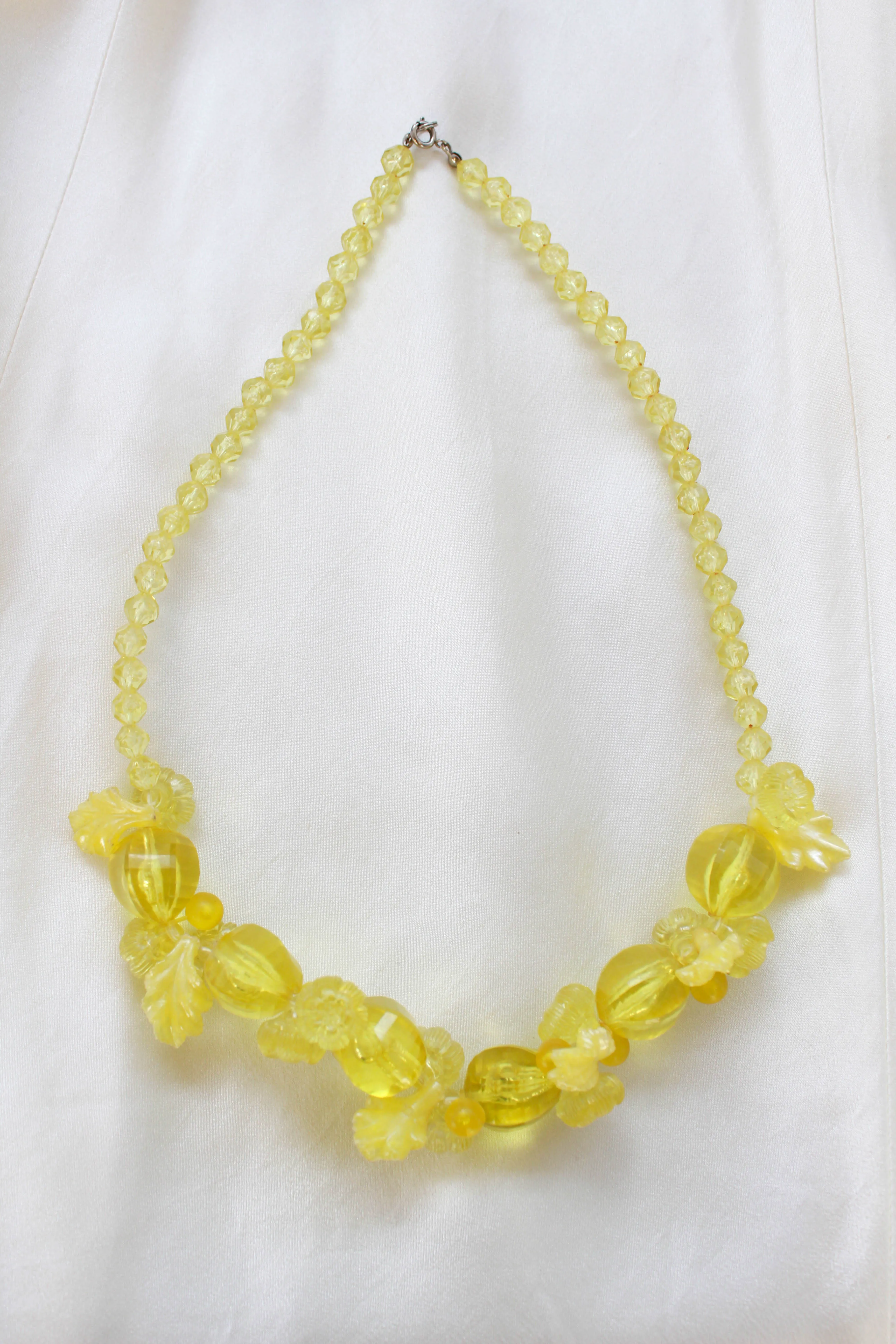 1950s Yellow Plastic Floral Necklace