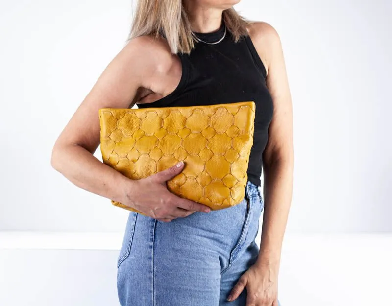 Helon clutch - Handwoven yellow leather