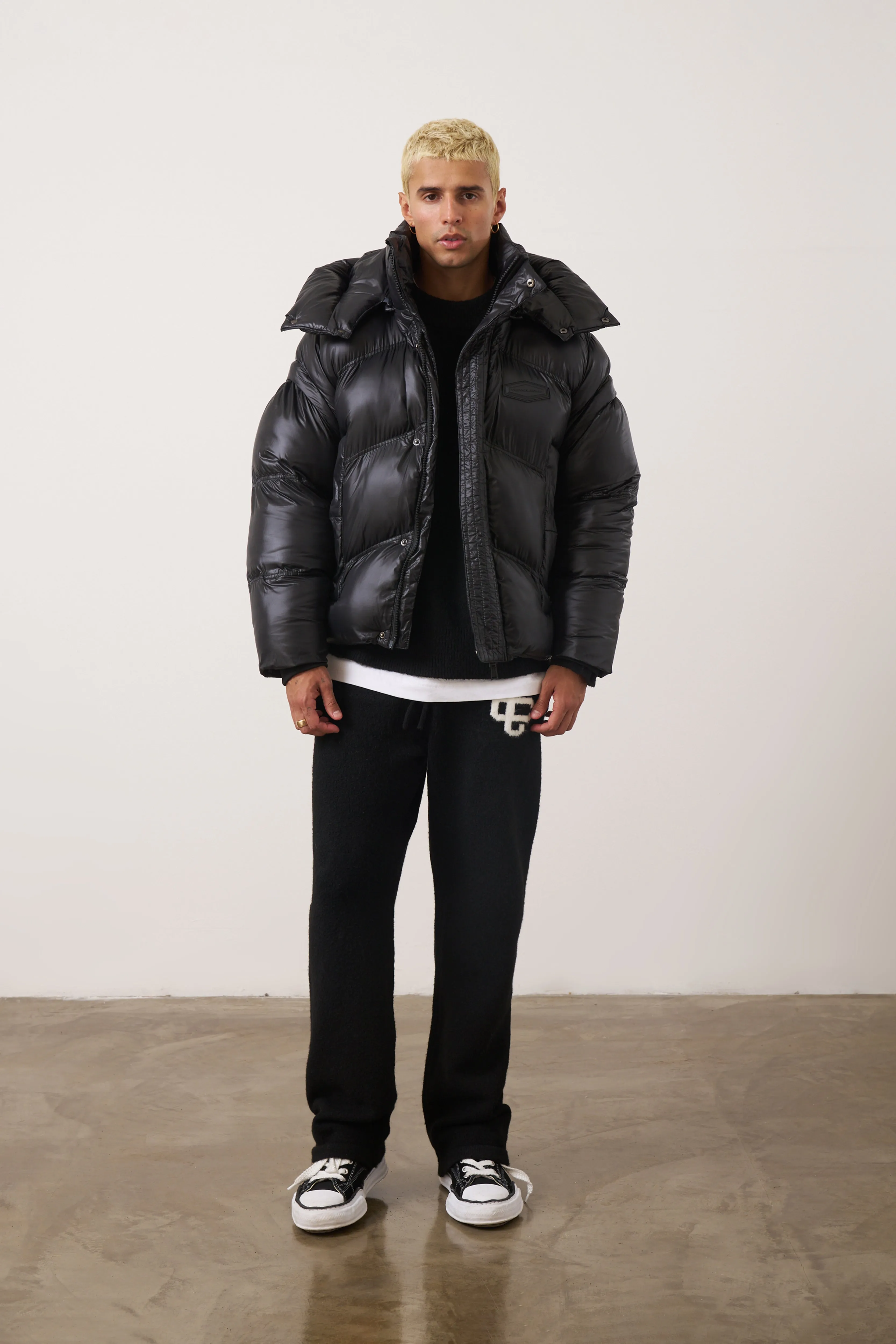 ZIPPER SLEEVE DETAIL PUFFER - BLACK